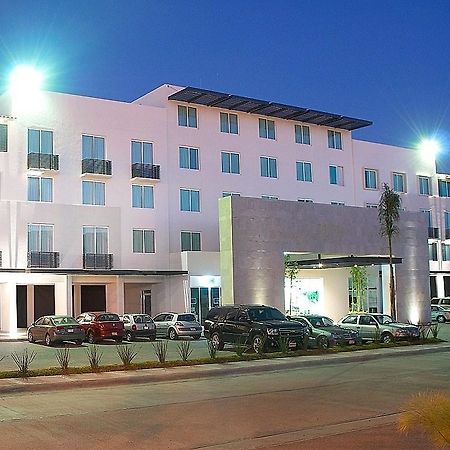 Hotel Express Mexico Plaza Irapuato Exterior photo
