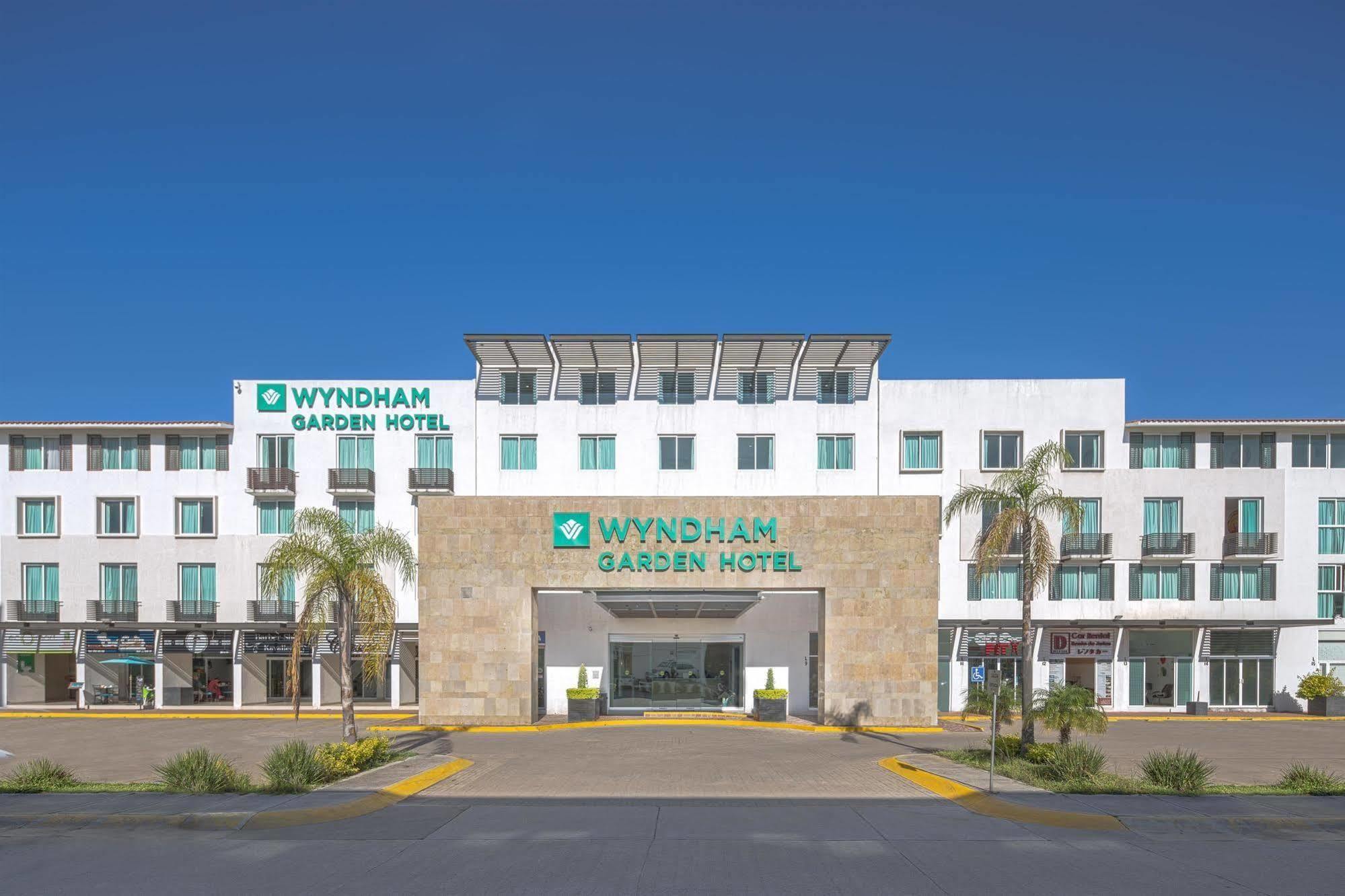 Hotel Express Mexico Plaza Irapuato Exterior photo