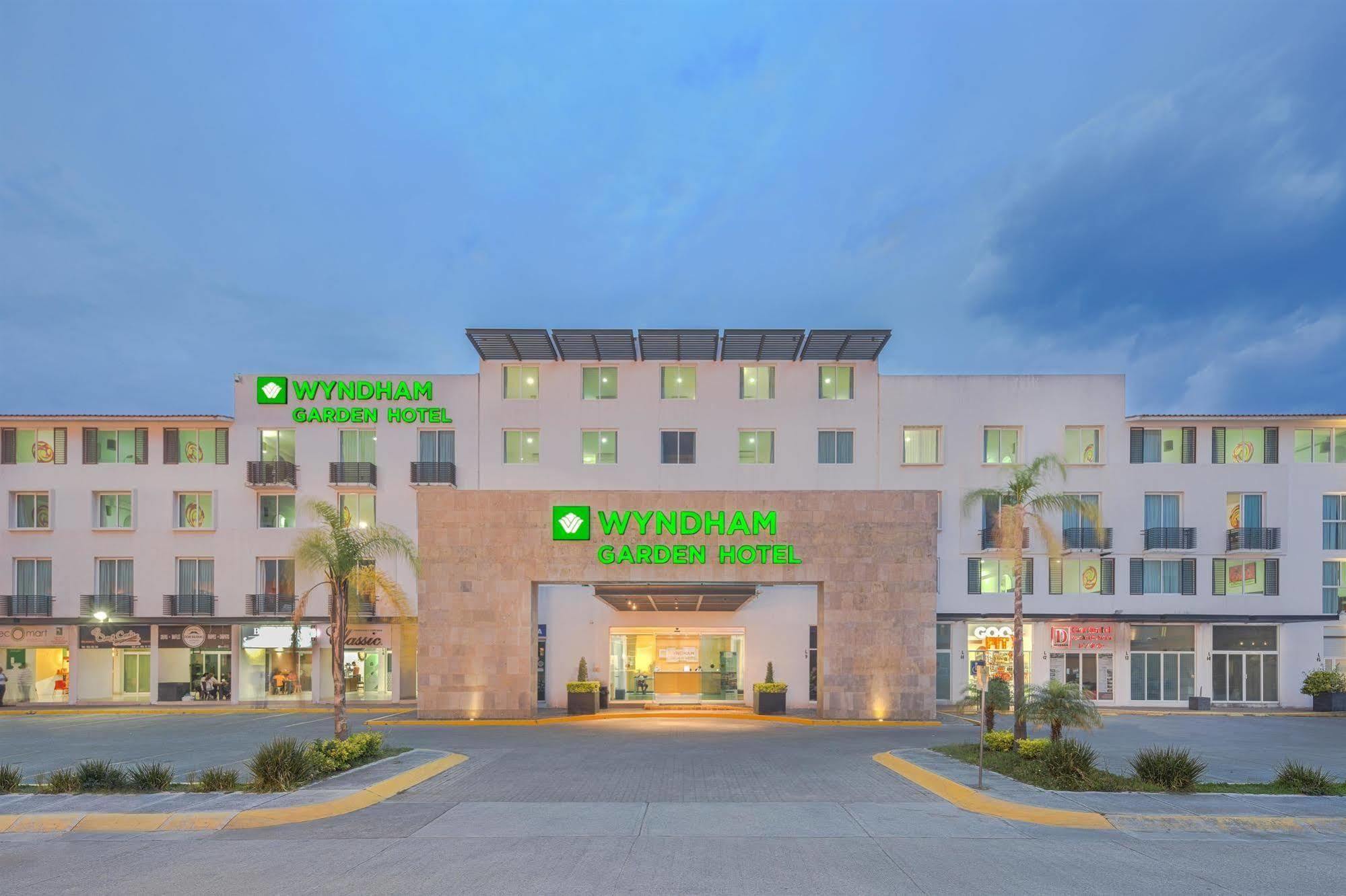 Hotel Express Mexico Plaza Irapuato Exterior photo