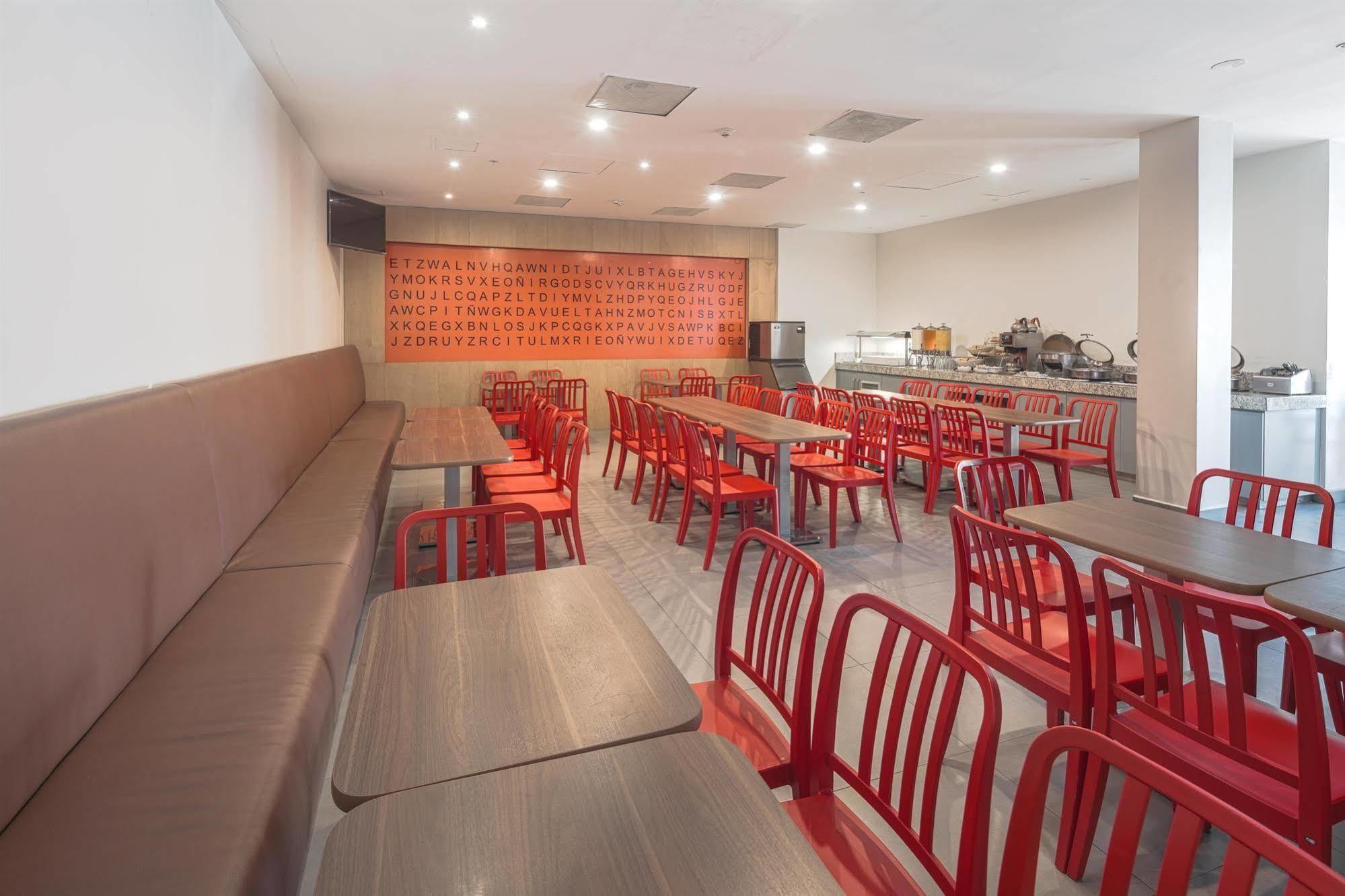 Hotel Express Mexico Plaza Irapuato Exterior photo