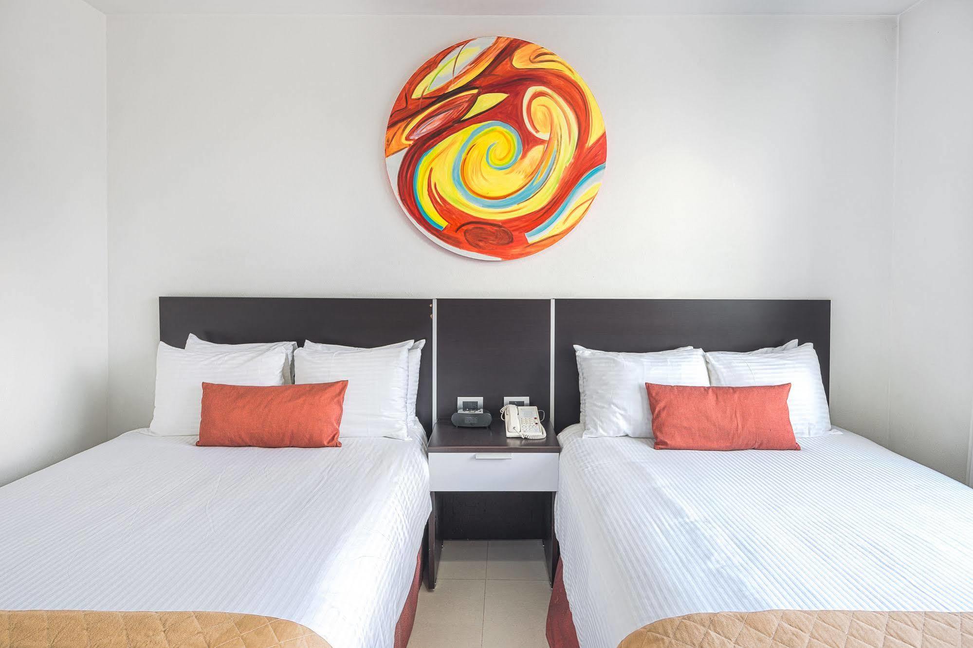 Hotel Express Mexico Plaza Irapuato Exterior photo